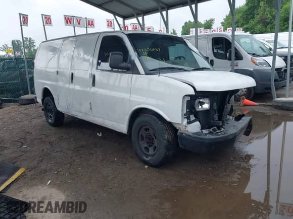 2008 Chevrolet Express Cargo with VIN 1GCFG15X981124176, listed as a IAAI auction lot 42276837 with 124,808 mi miles and . Bid and sale history available at DreamBid. Image 1.