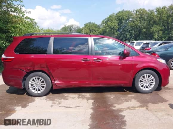 2016 Toyota Sienna XLE with VIN 5TDYK3DC4GS757865, listed as a IAAI auction lot 42925765 with 133,869 mi miles and . Bid and sale history available at DreamBid. Image 13.