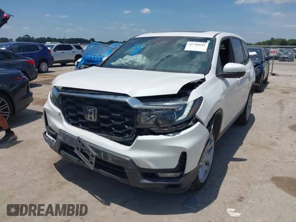 2025 Honda Passport EX-L with VIN 5FNYF8H55SB011791, listed as a IAAI auction lot 42749643 with 12,183 mi miles and . Bid and sale history available at DreamBid. Image 6.