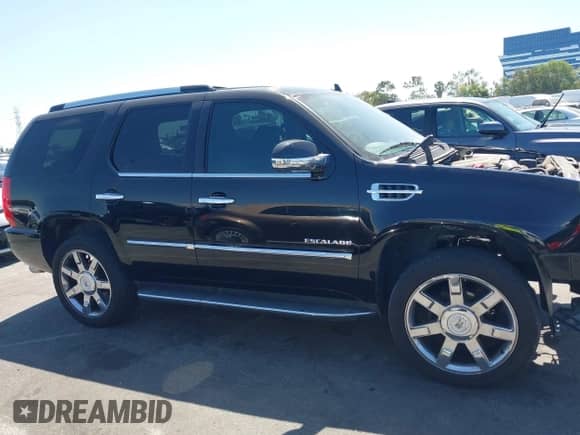 2010 Cadillac Escalade Luxury with VIN 1GYUKBEF2AR167469, listed as a IAAI auction lot 43088717 with 66,068 mi miles and . Bid and sale history available at DreamBid. Image 13.