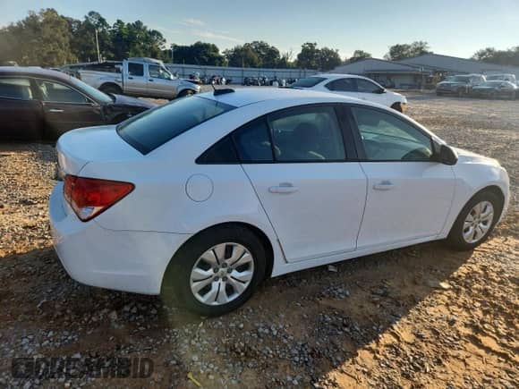 2016 Chevrolet Cruze LS with VIN 1G1PC5SH6G7197918, listed as a Copart auction lot 68906815 with 142,590 mi miles and Salvage title. Bid and sale history available at DreamBid. Image 3.