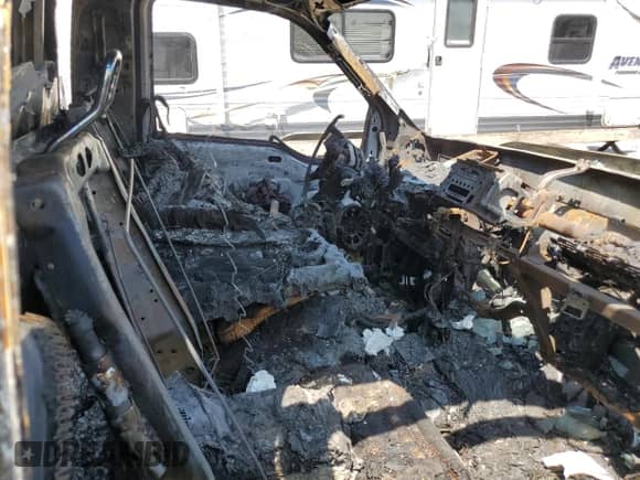 2016 Ford F-250 XLT с VIN 1FTBF2B69GEA41017, выставлен на аукционе Copart как лот 68206685 с пробегом Не указан миль и На запчасти • Non repairable. История ставок и продаж доступна на DreamBid. Изображение 10.