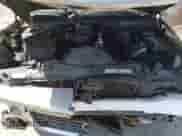 2000 Cadillac Escalade z VIN 1GYEK13R7YR128401, wystawiony jako Copart lot #46227845 z przebiegiem 110 194 mil mil oraz Nie do naprawy • Non repairable. Historia ofert i sprzedaży dostępna na DreamBid. Obrazek 13.