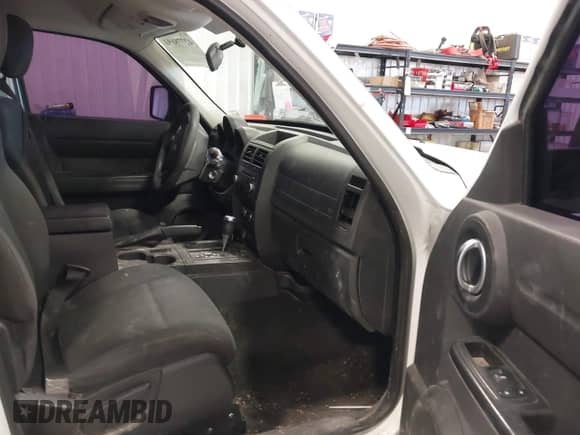 2011 Dodge Nitro SE with VIN 1D4PT2GK6BW590233, listed as a IAAI auction lot 42778691 with 233,652 mi miles and . Bid and sale history available at DreamBid. Image 5.