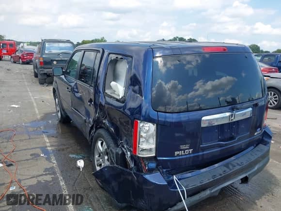 2014 Honda Pilot EX-L with VIN 5FNYF4H78EB021617, listed as a IAAI auction lot 43011573 with 205,499 mi miles and . Bid and sale history available at DreamBid. Image 3.