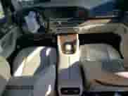 2025 Mercedes-Benz GLS 450 z VIN 4JGFF5KE8SB388466, wystawiony jako Copart lot #62907065 z przebiegiem 1 726 mil mil oraz Szkoda całkowita • Salvage title. Historia ofert i sprzedaży dostępna na DreamBid. Obrazek 8.