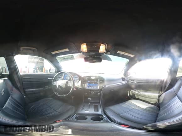 2013 Chrysler 300 S с VIN 2C3CCABT0DH713617, выставлен на аукционе IAAI как лот 42480575 с пробегом 92 754 миль миль и . История ставок и продаж доступна на DreamBid. Изображение 19.