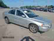 2005 Volvo S60 с VIN YV1RH592X52478479, выставлен на аукционе IAAI как лот 42562887 с пробегом 219 985 миль миль и . История ставок и продаж доступна на DreamBid. Изображение 1.