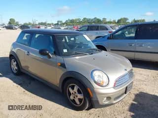 2009 MINI Hardtop with VIN WMWMF33589TT68993, listed as a IAAI auction lot 43064098 with 75,590 mi miles and . Bid and sale history available at DreamBid. Image 1.