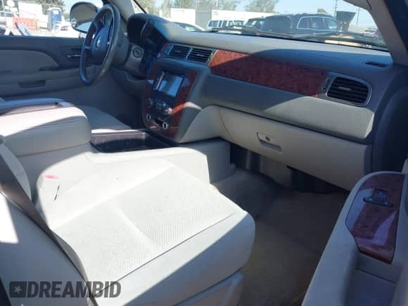 2007 Chevrolet Tahoe LTZ с VIN 1GNFC130X7R105323, выставлен на аукционе IAAI как лот 42533832 с пробегом 230 946 миль миль и . История ставок и продаж доступна на DreamBid. Изображение 5.
