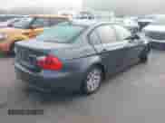 2007 BMW 3 Series 328i z VIN WBAVC53507FZ74485, wystawiony jako IAAI lot #43292107 z przebiegiem 176 945 mil mil oraz . Historia ofert i sprzedaży dostępna na DreamBid. Obrazek 4.