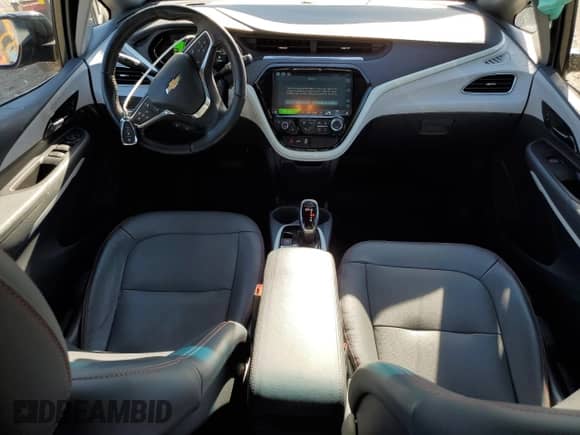 2020 Chevrolet Bolt EV Premier с VIN 1G1FZ6S0XL4140062, выставлен на аукционе Copart как лот 86087325 с пробегом 22 105 миль миль и Списание • Salvage title. История ставок и продаж доступна на DreamBid. Изображение 8.