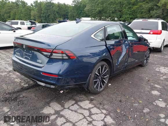 2025 Honda Accord Touring с VIN 1HGCY2F89SA032717, выставлен на аукционе IAAI как лот 42908315 с пробегом 1 943 миль миль и . История ставок и продаж доступна на DreamBid. Изображение 4.