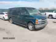 1998 Chevrolet Express Cargo YF7 z VIN 1GBFG15R2W1038615, wystawiony jako IAAI lot #41863919 z przebiegiem 254 288 mil mil oraz . Historia ofert i sprzedaży dostępna na DreamBid. Obrazek 1.