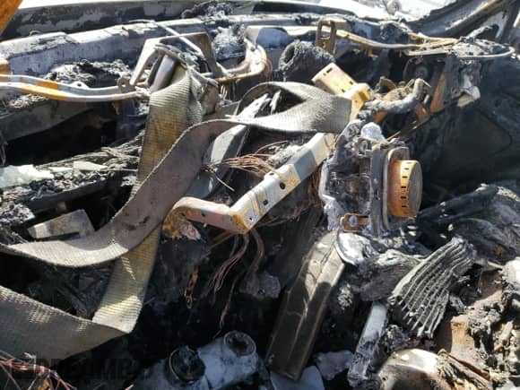 2004 Chevrolet Silverado 2500HD LS z VIN 1GCHK231X4F137978, wystawiony jako Copart lot #66332815 z przebiegiem Nie podano mil oraz Nie do naprawy • Non repairable. Historia ofert i sprzedaży dostępna na DreamBid. Obrazek 9.