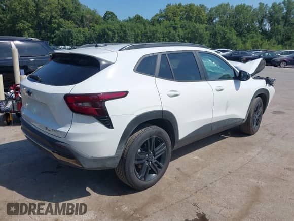 2025 Chevrolet Trax ACTIV с VIN KL77LKEPXSC199726, выставлен на аукционе IAAI как лот 42965596 с пробегом 6 597 миль миль и . История ставок и продаж доступна на DreamBid. Изображение 4.