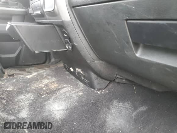 2015 Ram 1500 Express с VIN 3C6JR6AT7FG622421, выставлен на аукционе Copart как лот 76751083 с пробегом 65 251 миль миль и На запчасти • Non repairable. История ставок и продаж доступна на DreamBid. Изображение 12.