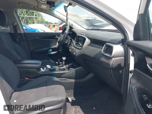 2020 Kia Sorento LX with VIN 5XYPG4A52LG676525, listed as a IAAI auction lot 42759112 with 107,868 mi miles and . Bid and sale history available at DreamBid. Image 5.