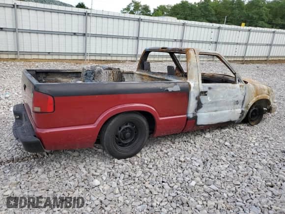 2001 Chevrolet S-10 LS с VIN 1GCCS14551K158651, выставлен на аукционе Copart как лот 63186774 с пробегом Не указан миль и На запчасти • Non repairable. История ставок и продаж доступна на DreamBid. Изображение 3.