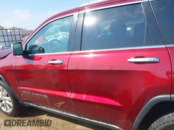 2017 Jeep Grand Cherokee Limited z VIN 1C4RJFBG6HC735707, wystawiony jako IAAI lot #43253694 z przebiegiem 115 451 mil mil oraz . Historia ofert i sprzedaży dostępna na DreamBid. Obrazek 14.