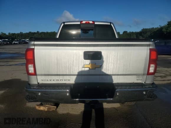 2018 Chevrolet Silverado 1500 LTZ с VIN 3GCUKSECXJG601665, выставлен на аукционе Copart как лот 70763825 с пробегом 41 751 миль миль и Списание • Salvage title. История ставок и продаж доступна на DreamBid. Изображение 6.