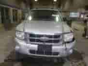 2011 Ford Escape XLT с VIN 1FMCU9DG2BKA50625, выставлен на аукционе Copart как лот 80184145 с пробегом 172 288 миль миль и Списание • Salvage title. История ставок и продаж доступна на DreamBid. Изображение 5.