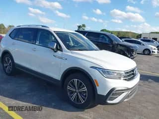 2024 Volkswagen Tiguan Wolfsburg Edition с VIN 3VV6B7AX8RM214044, выставлен на аукционе IAAI как лот 41676715 с пробегом 2 167 миль миль и . История ставок и продаж доступна на DreamBid. Изображение 1.