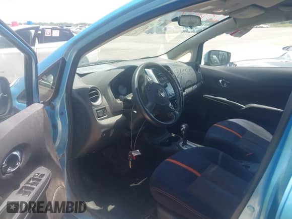 2015 Nissan Note SV z VIN 3N1CE2CPXFL434234, wystawiony jako IAAI lot #42348078 z przebiegiem 206 412 mil mil oraz . Historia ofert i sprzedaży dostępna na DreamBid. Obrazek 5.