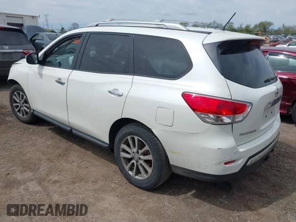 2016 Nissan Pathfinder Platinum with VIN 5N1AR2MMXGC645388, listed as a IAAI auction lot 42152155 with 107,433 mi miles and . Bid and sale history available at DreamBid. Image 3.