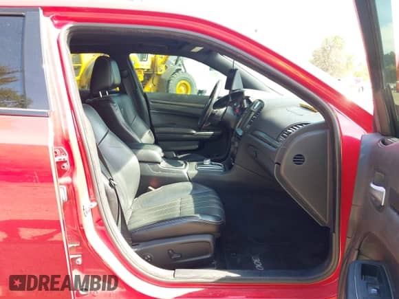 2015 Chrysler 300 S с VIN 2C3CCAGG3FH922719, выставлен на аукционе IAAI как лот 43141600 с пробегом 203 759 миль миль и . История ставок и продаж доступна на DreamBid. Изображение 5.