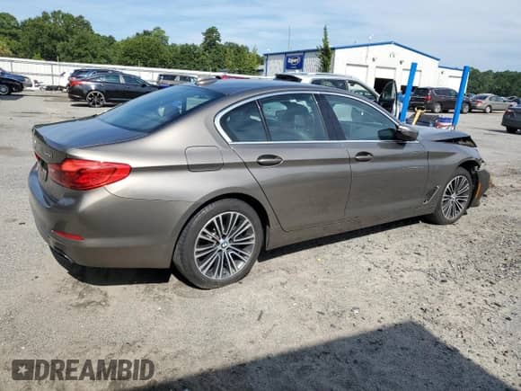 2019 BMW 5 Series 540i xDrive z VIN WBAJE7C52KG893057, wystawiony jako Copart lot #66627675 z przebiegiem Nie podano mil oraz Szkoda całkowita • Salvage title. Historia ofert i sprzedaży dostępna na DreamBid. Obrazek 3.