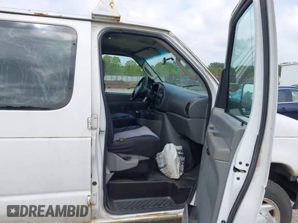 2006 Ford Econoline Cargo с VIN 1FTNE24L16DB05333, выставлен на аукционе IAAI как лот 43026490 с пробегом Не указан миль и . История ставок и продаж доступна на DreamBid. Изображение 5.