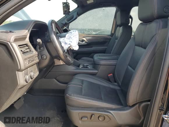2022 Chevrolet Suburban RST с VIN 1GNSCEKD1NR304560, выставлен на аукционе Copart как лот 54498525 с пробегом 83 522 миль миль и Списание • Salvage title. История ставок и продаж доступна на DreamBid. Изображение 7.