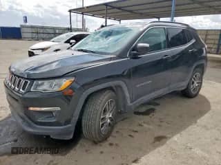 2018 Jeep Compass Latitude с VIN 3C4NJDBB9JT179362, выставлен на аукционе Copart как лот 81092215 с пробегом 63 778 миль миль и Списание • Salvage title. История ставок и продаж доступна на DreamBid. Изображение 1.