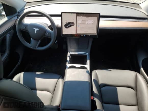 2024 Tesla Model Y Long Range with VIN 7SAYGDEE1RF064558, listed as a Copart auction lot 62367204 with 2,706 mi miles and Salvage title. Bid and sale history available at DreamBid. Image 8.