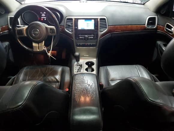 2012 Jeep Grand Cherokee Limited z VIN 1C4RJFBT1CC281632, wystawiony jako Copart lot #85119285 z przebiegiem 243 532 mil mil oraz Czysty tytuł • Clean title. Historia ofert i sprzedaży dostępna na DreamBid. Obrazek 8.