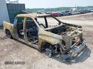 2024 Chevrolet Silverado 1500 LT z VIN 1GCPDKEK9RZ232730, wystawiony jako IAAI lot #42145892 z przebiegiem Nie podano mil oraz . Historia ofert i sprzedaży dostępna na DreamBid. Obrazek 1.