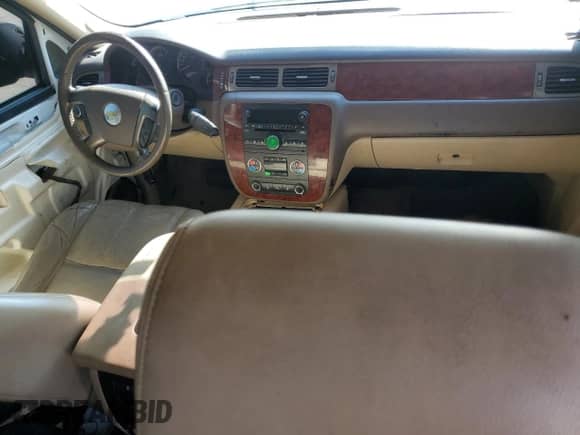 2011 Chevrolet Tahoe LT с VIN 1GNSCBE08BR108294, выставлен на аукционе Copart как лот 68916245 с пробегом Не указан миль и Списание • Salvage title. История ставок и продаж доступна на DreamBid. Изображение 8.