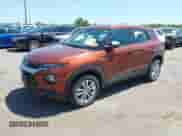 2021 Chevrolet TrailBlazer LS z VIN KL79MNSL3MB054870, wystawiony jako IAAI lot #42615832 z przebiegiem 26 373 mil mil oraz . Historia ofert i sprzedaży dostępna na DreamBid. Obrazek 2.