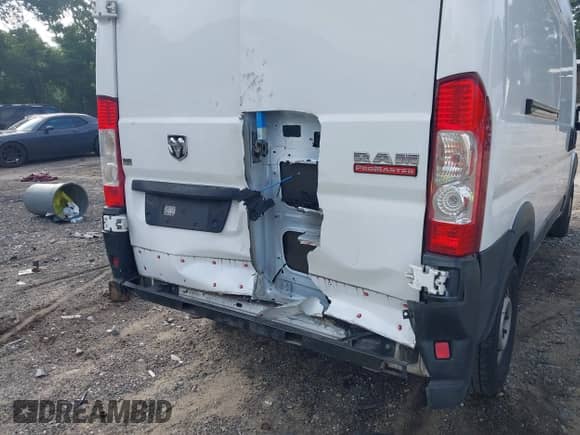 2019 Ram ProMaster Cargo с VIN 3C6TRVDG6KE503542, выставлен на аукционе IAAI как лот 42804977 с пробегом 123 206 миль миль и . История ставок и продаж доступна на DreamBid. Изображение 18.