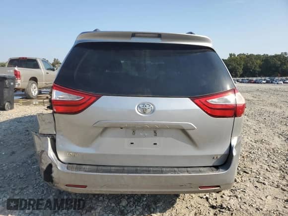 2017 Toyota Sienna LE Auto Access Seat z VIN 5TDKZ3DC1HS898153, wystawiony jako Copart lot #80461285 z przebiegiem 135 733 mil mil oraz Szkoda całkowita • Salvage title. Historia ofert i sprzedaży dostępna na DreamBid. Obrazek 6.