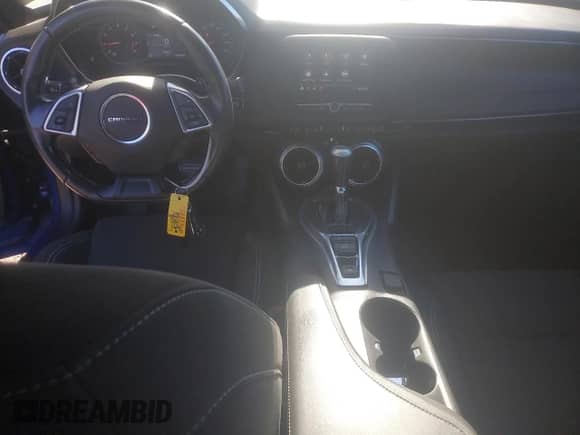 2020 Chevrolet Camaro 1LS z VIN 1G1FB1RX2L0103637, wystawiony jako Copart lot #84052265 z przebiegiem 88 640 mil mil oraz Szkoda całkowita • Salvage title. Historia ofert i sprzedaży dostępna na DreamBid. Obrazek 8.