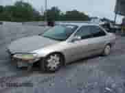 1998 Honda Accord LX с VIN 1HGCG5548WA156745, выставлен на аукционе Copart как лот 61944775 с пробегом 357 402 миль миль и Списание • Salvage title. История ставок и продаж доступна на DreamBid. Изображение 1.