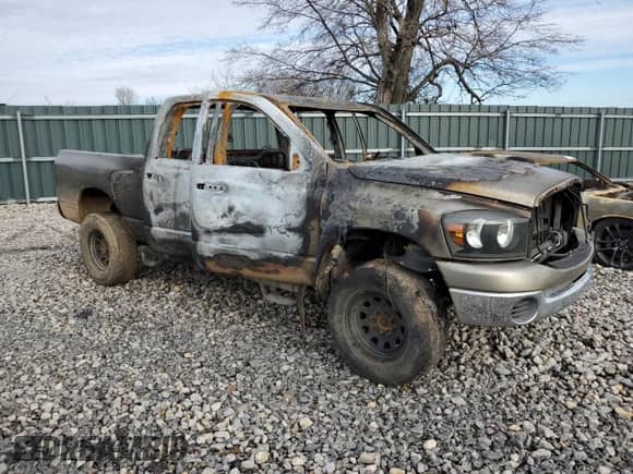 2006 Dodge 2500 SLT z VIN 1D7KS28D46J197611, wystawiony jako Copart lot #86955874 z przebiegiem Nie podano mil oraz Nie do naprawy • Non repairable. Historia ofert i sprzedaży dostępna na DreamBid. Obrazek 4.
