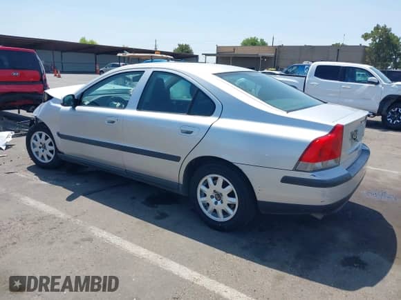 2001 Volvo S60 с VIN YV1RS61N812008524, выставлен на аукционе IAAI как лот 42571008 с пробегом 208 923 миль миль и . История ставок и продаж доступна на DreamBid. Изображение 3.