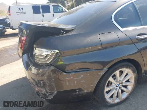 2015 BMW 5 Series 550i с VIN WBAKN9C53FD682327, выставлен на аукционе IAAI как лот 42314810 с пробегом 131 794 миль миль и . История ставок и продаж доступна на DreamBid. Изображение 18.