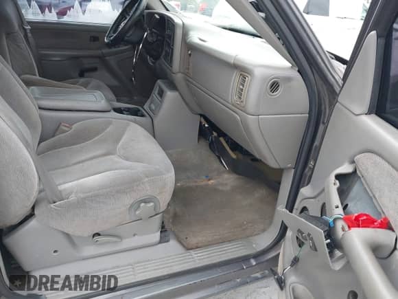 2000 GMC Sierra 1500 SLE with VIN 1GTEC19T8YZ178066, listed as a IAAI auction lot 41430666 with 152,459 mi miles and . Bid and sale history available at DreamBid. Image 5.