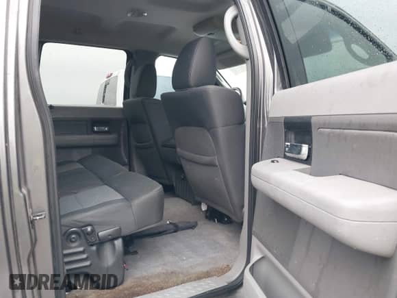 2007 Ford F-150 XLT with VIN 1FTRW14W37KC57632, listed as a IAAI auction lot 41894703 with 302,181 mi miles and . Bid and sale history available at DreamBid. Image 8.