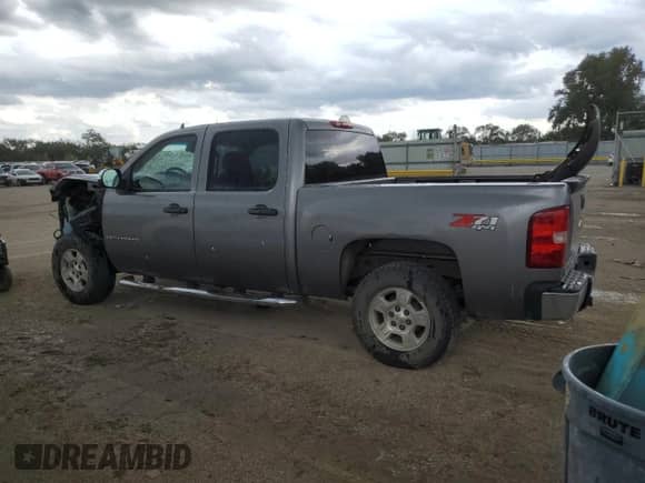 2008 Chevrolet Silverado 1500 LTZ with VIN 2GCEK13M581165661, listed as a Copart auction lot 82229155 with 180,201 mi miles and Salvage title. Bid and sale history available at DreamBid. Image 2.