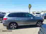 2015 Nissan Pathfinder SL with VIN 5N1AR2MN6FC672756, listed as a IAAI auction lot 43326735 with 131,367 mi miles and . Bid and sale history available at DreamBid. Image 14.